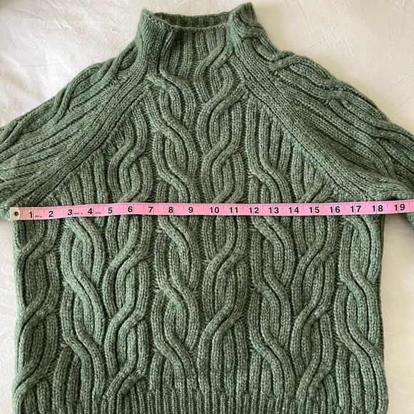 Vince Sweater in Jade Green - Picture 5 of 11